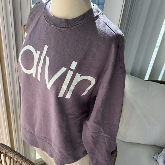 Calvin Klein sweater purple color size small - Picture 4 of 4